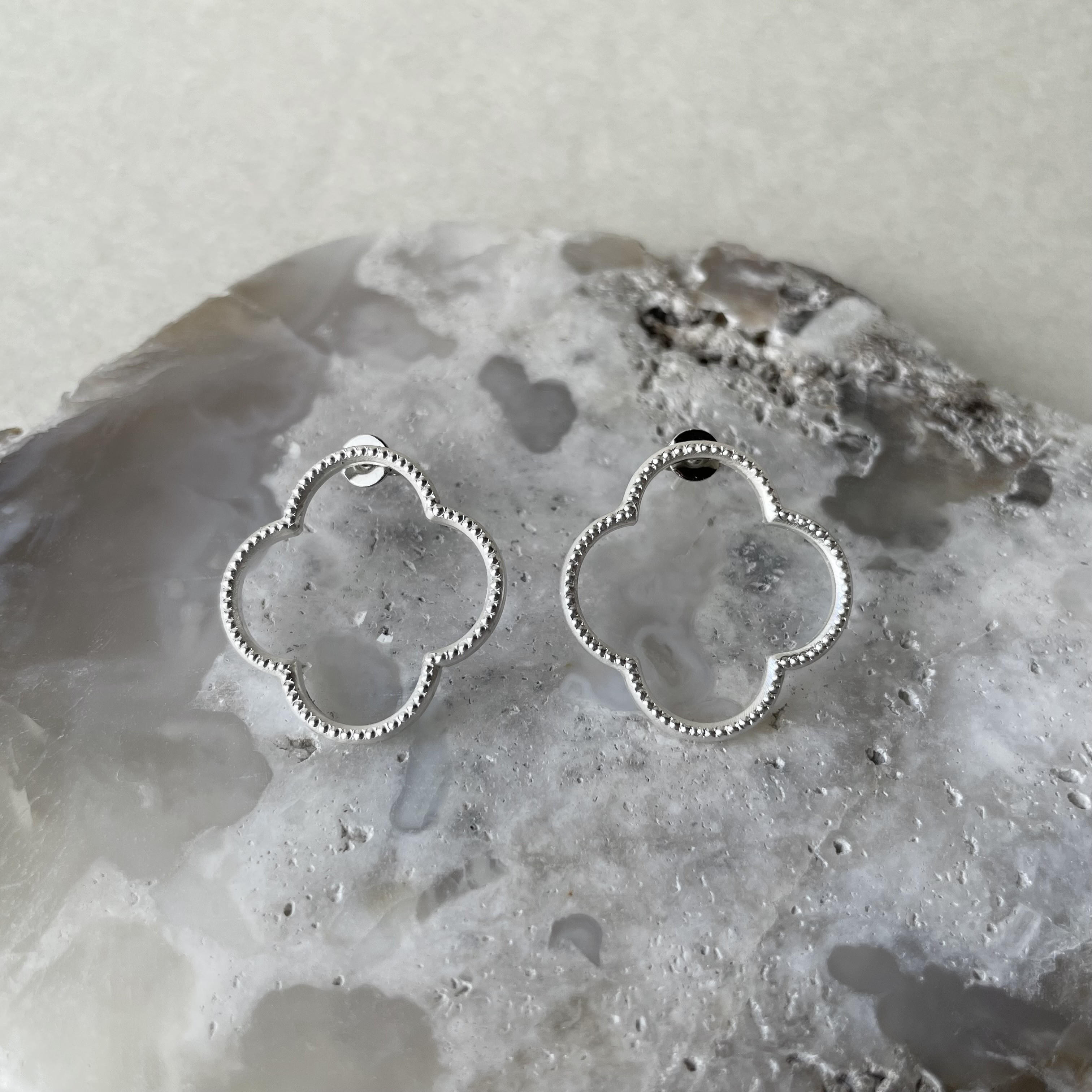 SV925「ミルのピアス フラワー」