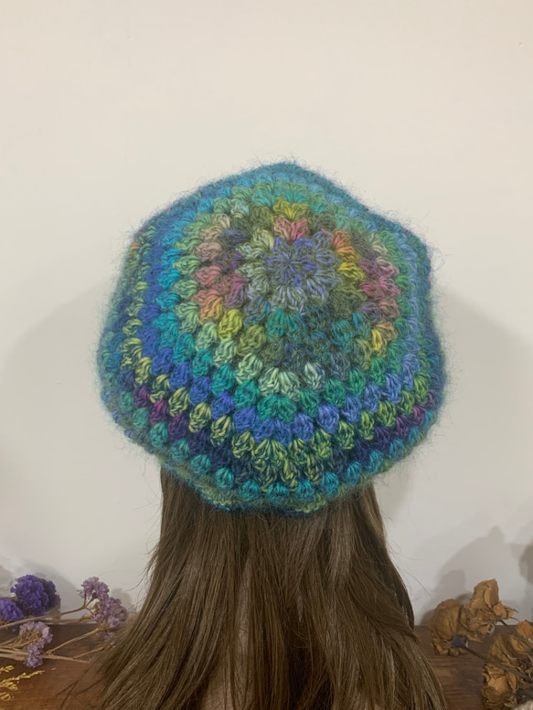 手工鉤針編織貝蕾帽。人氣款。藍綠段染色。輕盈的優質日本線 第2張的照片