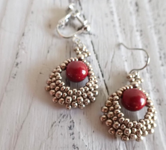 【ラスト１】beads earrings - 朱砂(辰砂しんしゃ) 1枚目の画像
