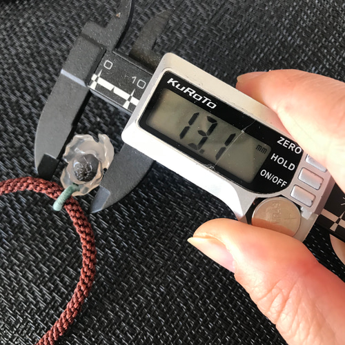 ゴビ石−1009 ゴビ瑪瑙 手彫り 花 マクラメ ブレスレット KIKI