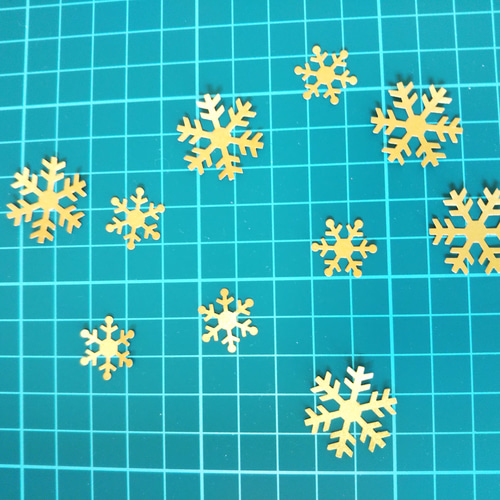 送料込み 金色の雪の結晶 小30枚 大30枚 クラフトパンチ その他
