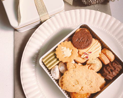 チンチラさんとクリスマス クッキー缶 クッキー 焼菓子brown 通販