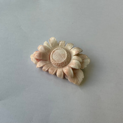 珊瑚彫りブローチ『菊』　訳あり特価品　R41106H1 11枚目の画像