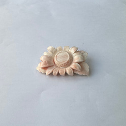 珊瑚彫りブローチ『菊』　訳あり特価品　R41106H1 6枚目の画像