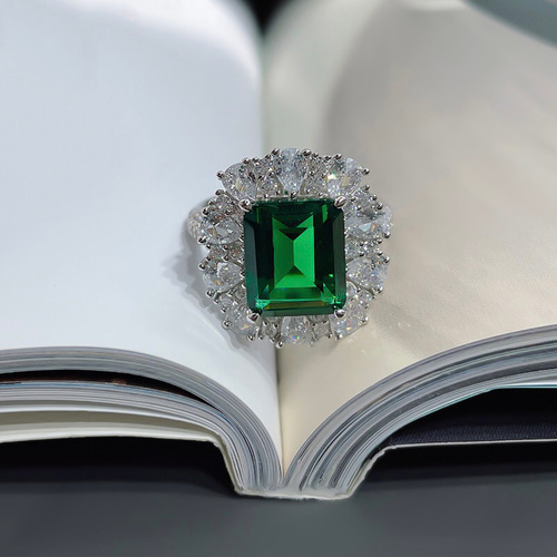 人工エメラルド グリーン 5カラット 高炭素ダイヤモンド キラキラ 