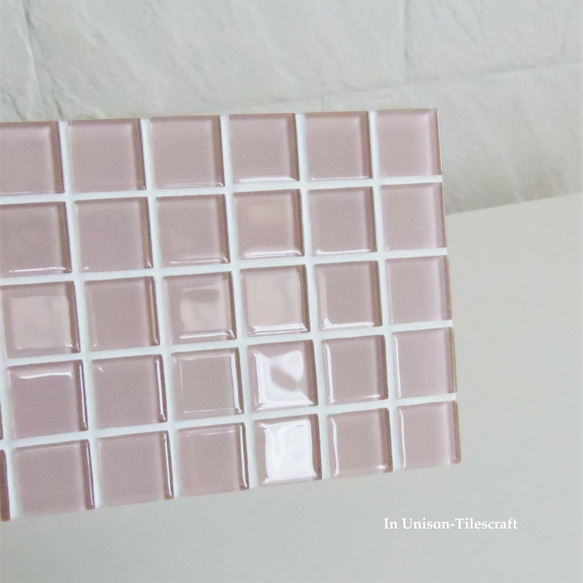 【残り１点】ピンクカラー☆ガラスモザイクタイルのディスプレイトレイ Slim Mサイズ（飾り台・小物置き） 7枚目の画像