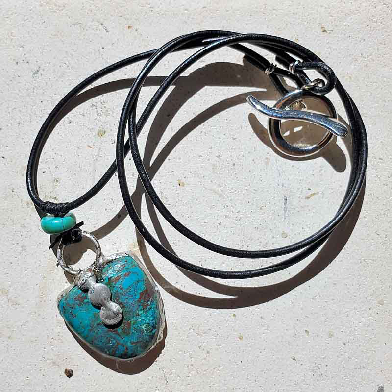 クリソコラ・青い石のペンダント～ドット