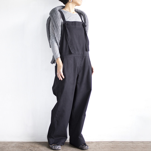 秋冬サロペット 厚手コットン（ブラック） ロングパンツ ngaco