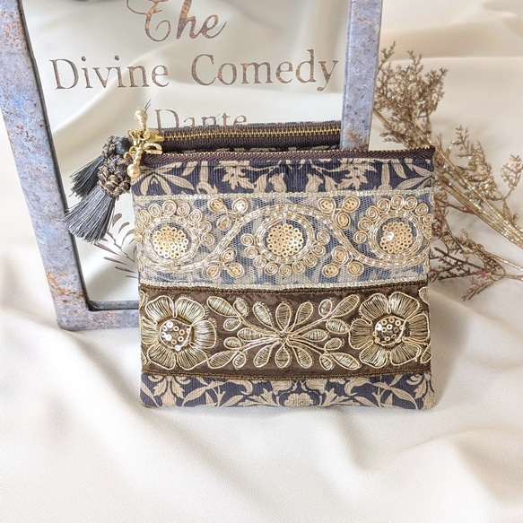 インド刺繍リボン フラットポーチ フェイクレザー カラビナ付き