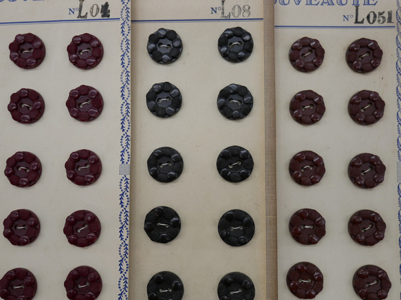 フランスアンティークプラスチックボタン（フラワーシェイプボルドーS/L04）3個セット 10枚目の画像