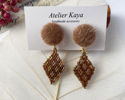 ひし形ピアス イヤリング ビーズステッチ /デリカビーズ の耳飾り