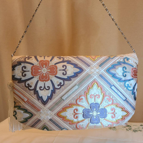 シルク着物帯の2ways クラッチバッグ （高級花柄刺繍西陣織、服部織物  