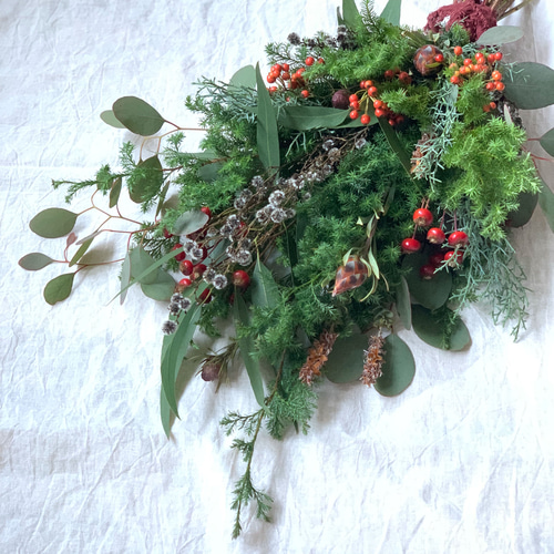 46㎝　コットンとローゼルのクリスマススワッグ　フレッシュ針葉樹　野バラの実 46㎝ コットンとローゼルのクリスマススワッグ フレッシュ針葉樹 野