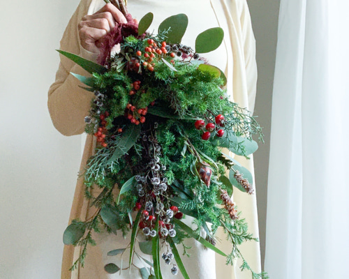 46㎝　コットンとローゼルのクリスマススワッグ　フレッシュ針葉樹　野バラの実 46㎝ コットンとローゼルのクリスマススワッグ フレッシュ針葉樹 野