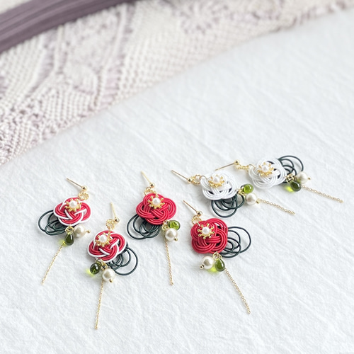 紅白椿】水引のピアス／イヤリング ピアス（フック・チェーン
