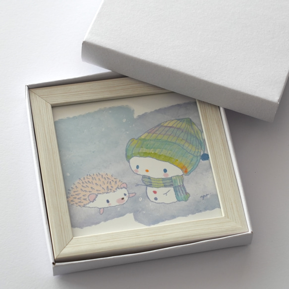 【フレーム付き】「ぺったんハリネズミさんと雪だるまさん」　かわいい　冬　 3枚目の画像