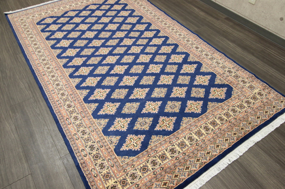 新品　受け継がれる手織り伝統工芸品　高級ラグ美しいディープブルーパキスタン手織り絨毯　155x258cm　＃685 2枚目の画像