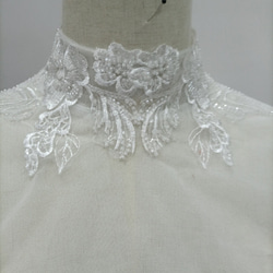 優雅的胡桃木鈕扣高領蕾絲波萊羅上衣婚紗 第4張的照片