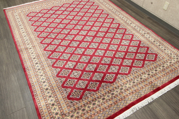新品　伝統工芸品　手織り高級ラグ　艶々ふかふかなパキスタン手織り絨毯　196x251cm　＃270 2枚目の画像