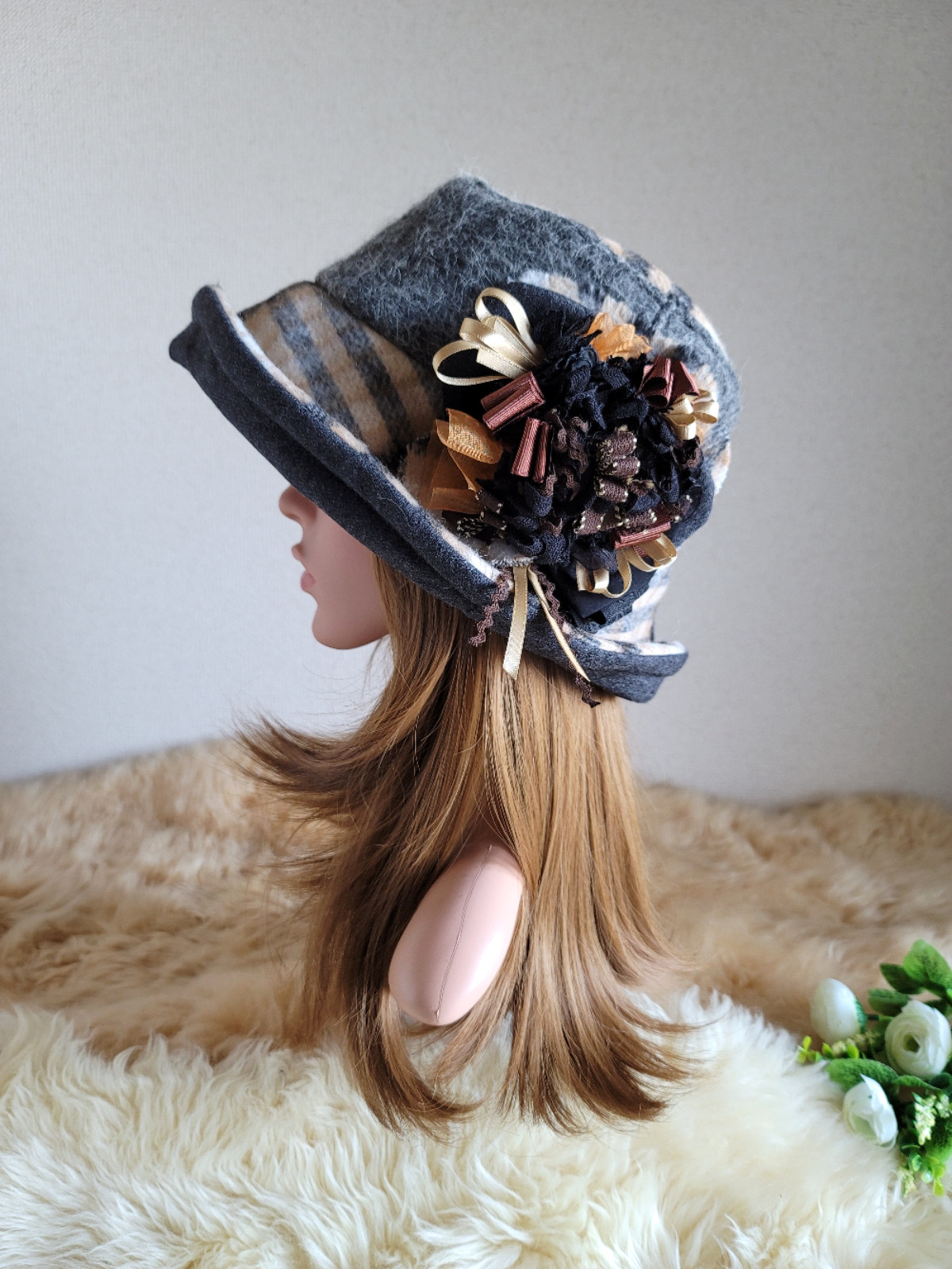 three.luxury★大きいサイズ★帽子　チェック柄ウール　ベージュ系