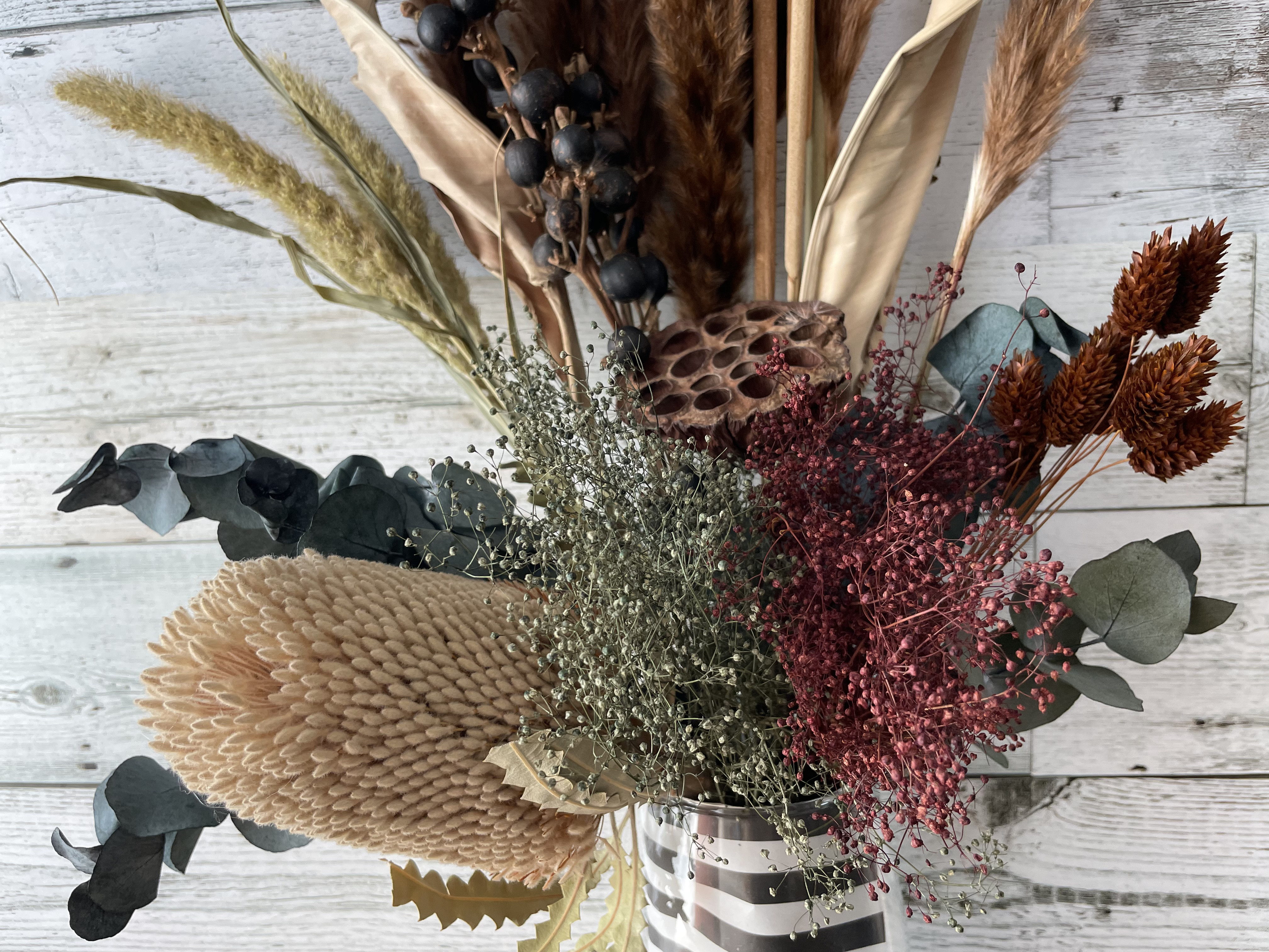 ドライフラワー　インテリア　アンティークブラウンのデコレーションフラワーセット　ウエルカムスペース　そのままが触るだけ
