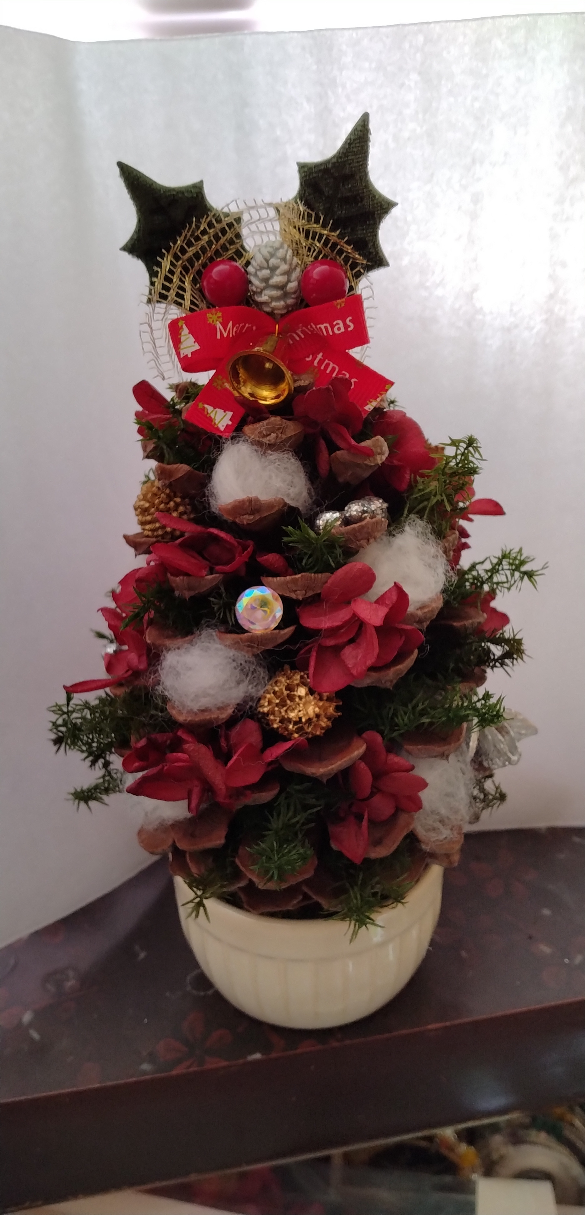 大きな松ぼっくりのクリスマスツリー プリザーブドフラワー KAYO 通販