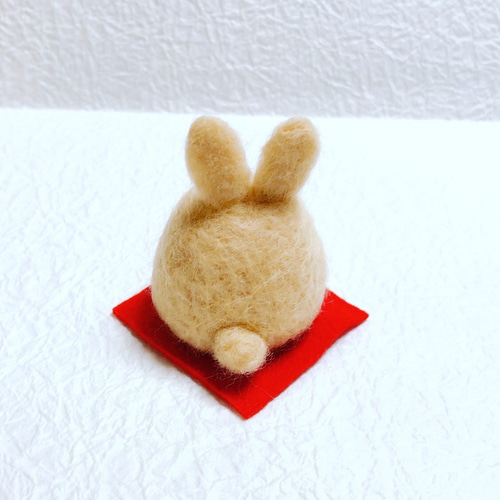 2023年干支のお正月飾りうさぎ(ベージュ) 羊毛フェルト 羊毛フェルト