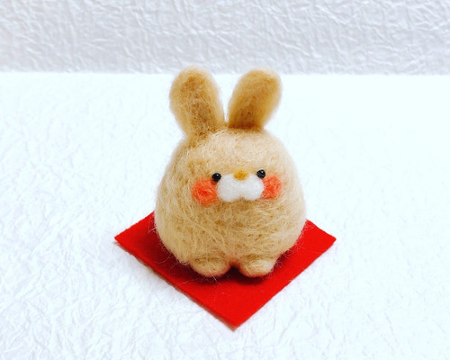 2023年干支のお正月飾りうさぎ(ベージュ) 羊毛フェルト 羊毛フェルト