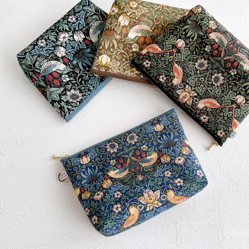 マルチポーチ(いちご泥棒黒色)