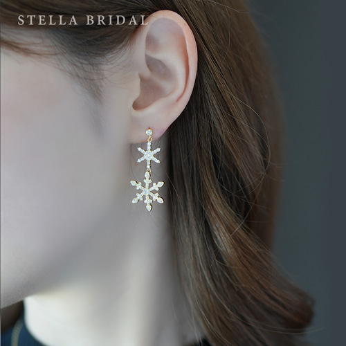 雪だるまイヤリング スノーフレークイヤリング レディース 925スターリングシルバー 冬 レッド クリスマス ダングルイヤリング ク 雪の結晶と鹿  ピアス クリスマスイヤリング スノーフレーク ピアス 秋と冬 クリスマス アクセサリー | 卸売・ 問屋・仕入れの専門サイト ... 925スターリングシルバー クリスタル スノーフレーク スタッドピアス ペアで販売