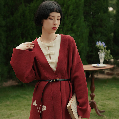 赤い日本のレトロな着物スタイルのニットカーディガン改良された国民的