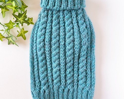 ハンドメイド犬の服　ターコイズ 犬服 手編みセーター ターコイズブルー 胴回り36cm ペット服