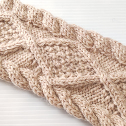 【完成品】人気色・ミルクティー色のアラン模様ニットターバン・2weyタイプ・手編み・条件付き送料無料 3枚目の画像