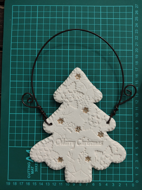まるでクッキーのようなクリスマスツリー　陶オーナメント　素焼き　ガーデニング　インテリア　ホワイトクリスマス 4枚目の画像