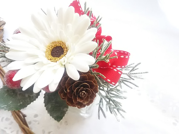 ❁聖誕迷你粘土花佈置-米白色非洲菊玻璃花瓶❁ 第3張的照片