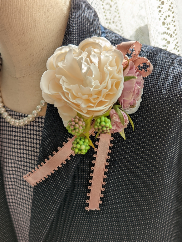 [6 Creema 限量版] 包裝♡米色玫瑰和漿果與可愛的木馬絲帶胸花入學儀式畢業典禮 第7張的照片