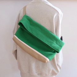 Body bag  ミドリ×ベージュ（柔らかな帆布） 1枚目の画像