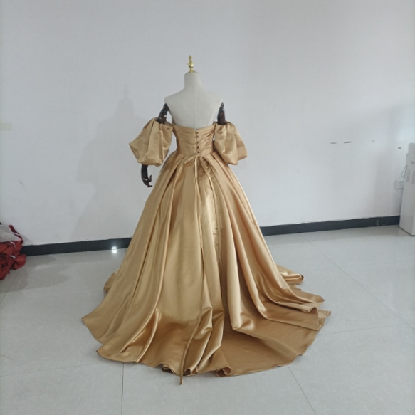 ゴールドイエローカラードレス Aライン ベアトップ 取り外し袖 ふっくら柔らかなバックリボン トレーン 花嫁/二次会 5枚目の画像