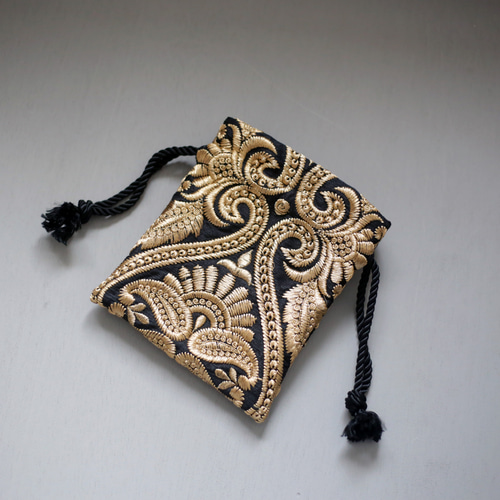 ラスト1点】インドブレードミニ巾着ポーチ 刺繍 花柄 ゴールド