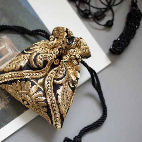 ラスト1点】インドブレードミニ巾着ポーチ 刺繍 花柄 ゴールド