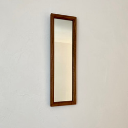 細長い鏡　壁掛けミラー　ウォールナット 1枚目の画像