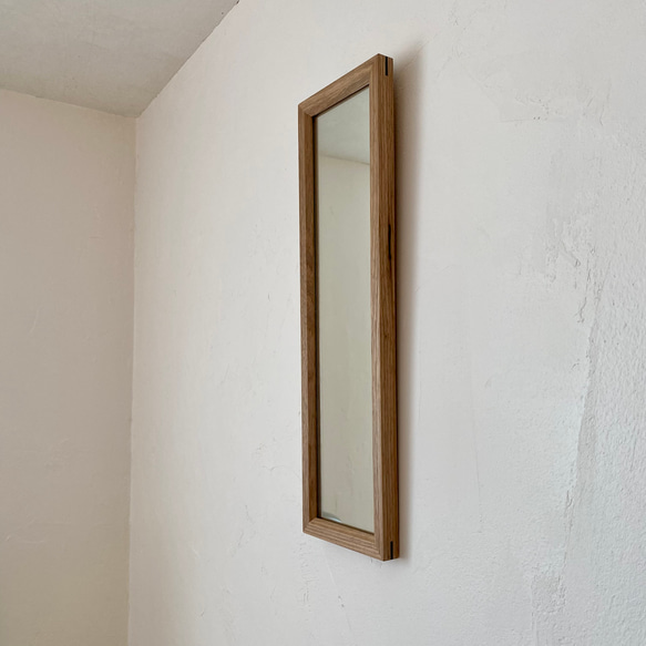 細長い鏡　壁掛けミラー　クルミ 1枚目の画像
