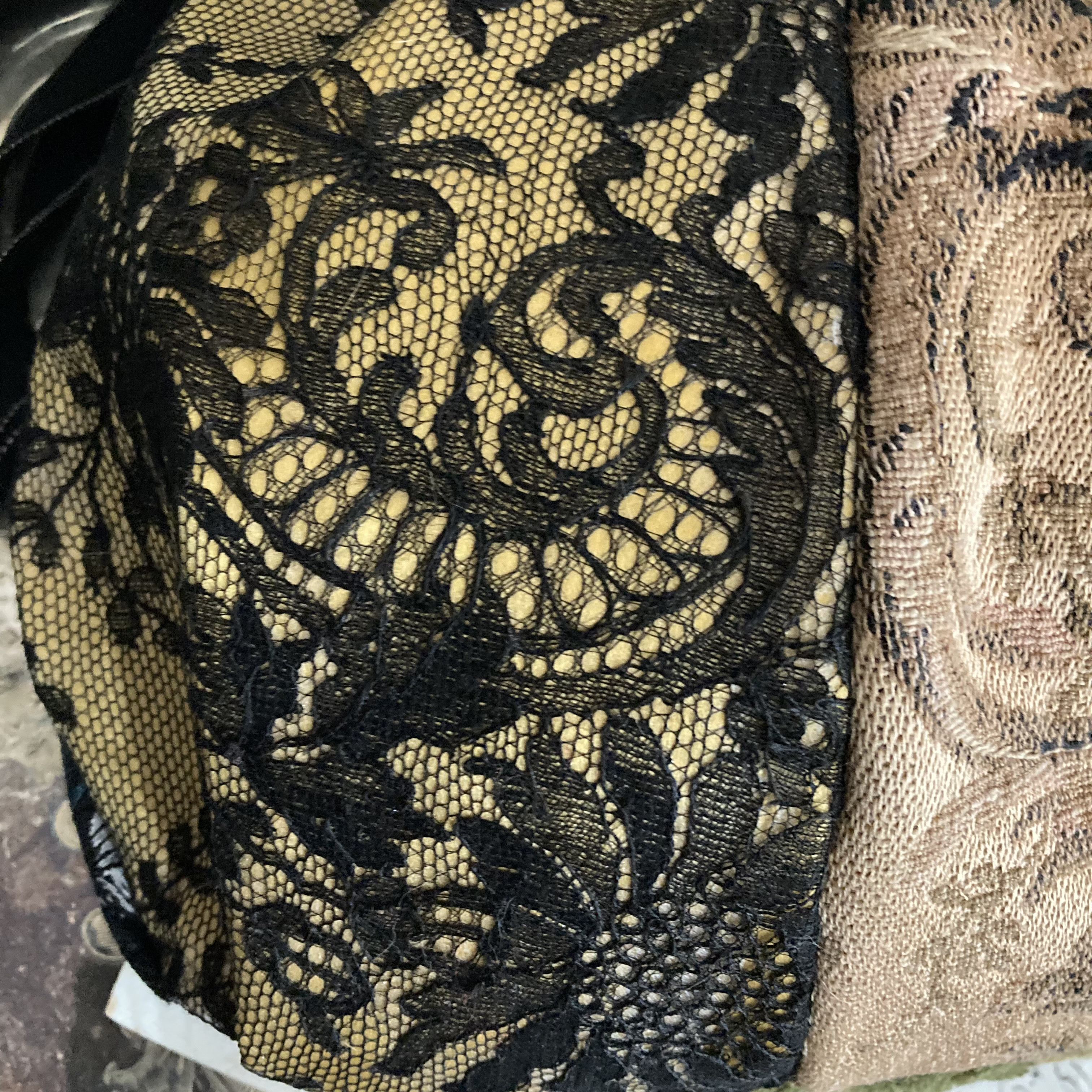 ＊秋冬限定♪フレンチゴブラン＆ベルベットなど6パッチのパンプキン型ドローストリングショルダーポシェット♪コサージュ付＊