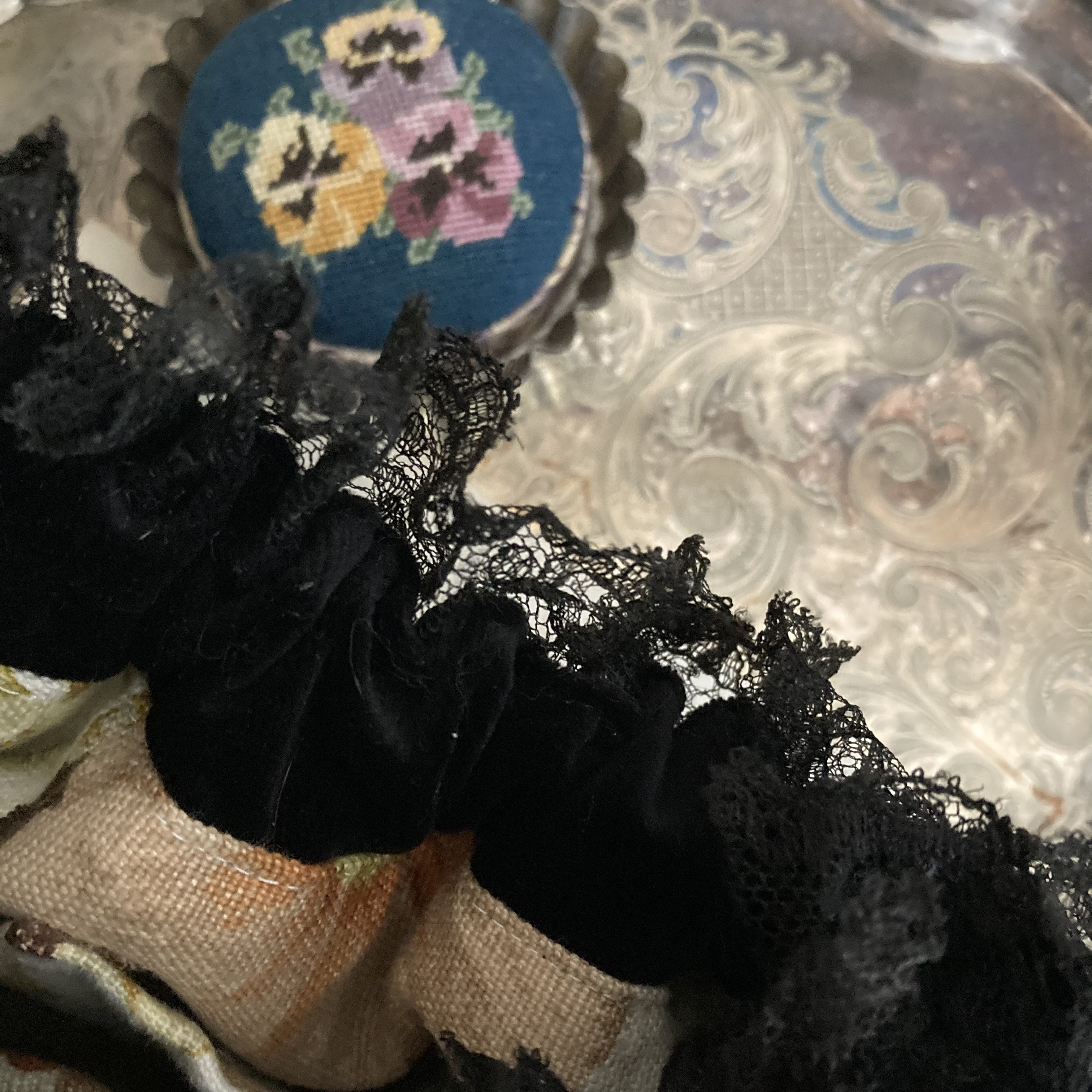 ＊秋冬限定♪フレンチゴブラン＆ベルベットなど6パッチのパンプキン型ドローストリングショルダーポシェット♪コサージュ付＊