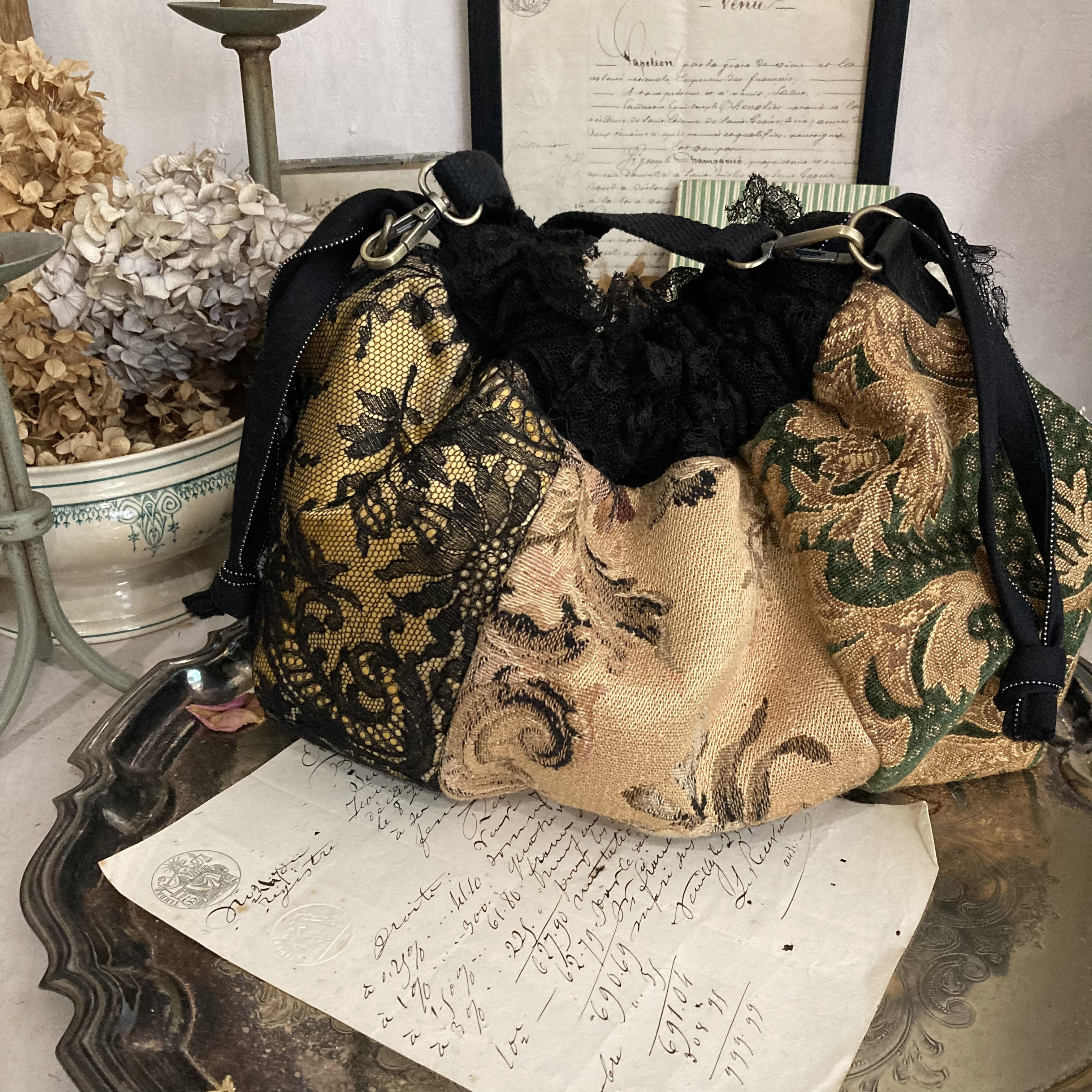 ＊秋冬限定♪フレンチゴブラン＆ベルベットなど6パッチのパンプキン型ドローストリングショルダーポシェット♪コサージュ付＊