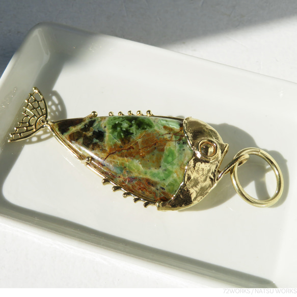 カルセドニー フィッシュ チャーム / Chrome Chalcedony Fish charms 2枚目の画像