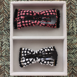 ヘアピン リボン ヘアアクセサリー イタリア素材 パッチンどめ キャンディー ブラック＆ピンク 3枚目の画像
