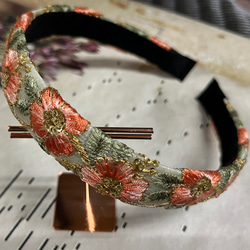 【B品】花柄刺繍が綺麗可愛い♡オレンジフラワーの刺繍カチューシャ♡ホワイト♡ 1枚目の画像