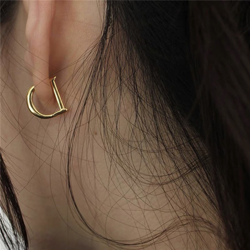 ダブルDモチーフ ゴールドフープピアス