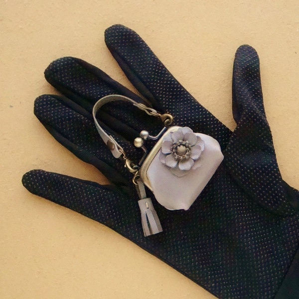 【受注制作】チビがま口バッグ*Rose&フリンジ ライトグレーレザー/ヌメ革(イタリアンレザー)